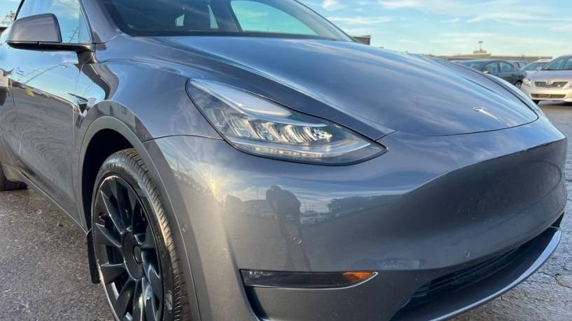 TESLA MODEL Y 2021 5YJYGDEE0MF287292 image